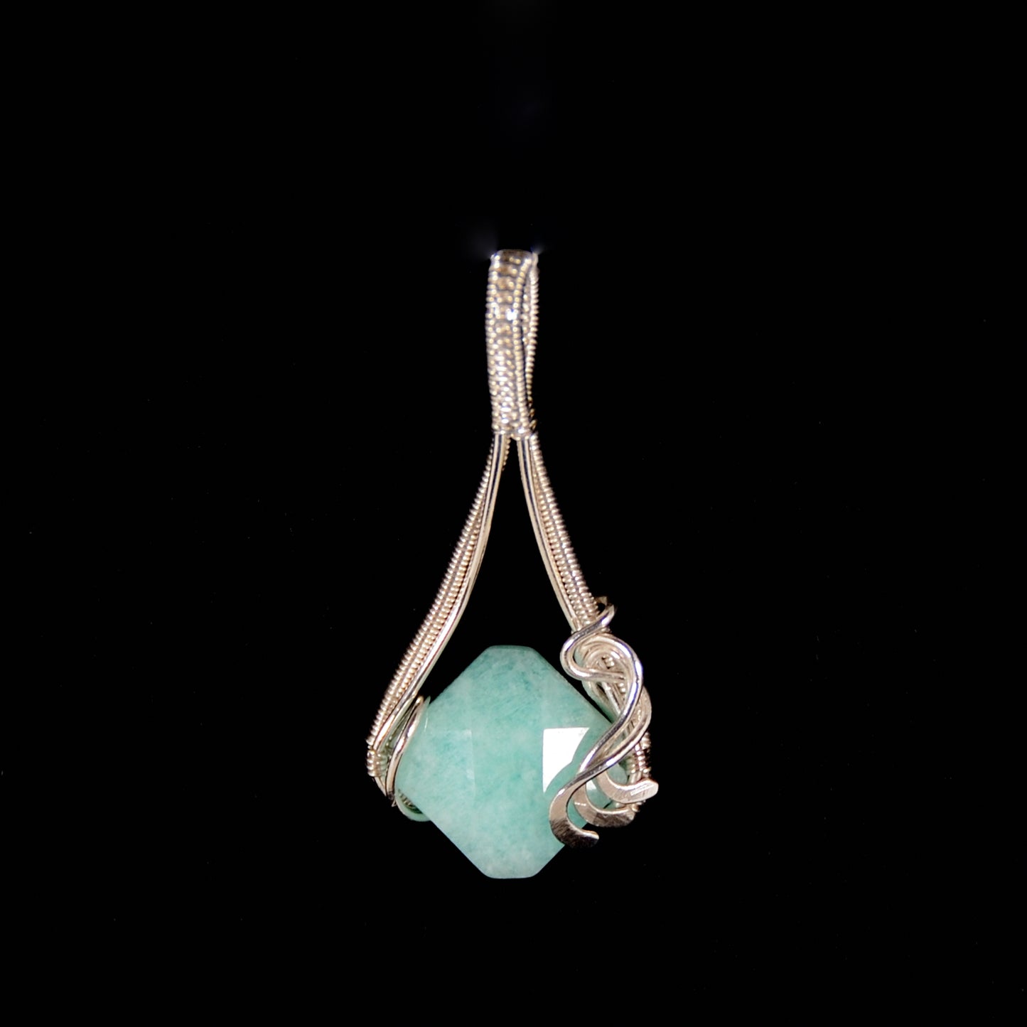 PSS18A3 - AMAZON TEMPTATION - PENDANT