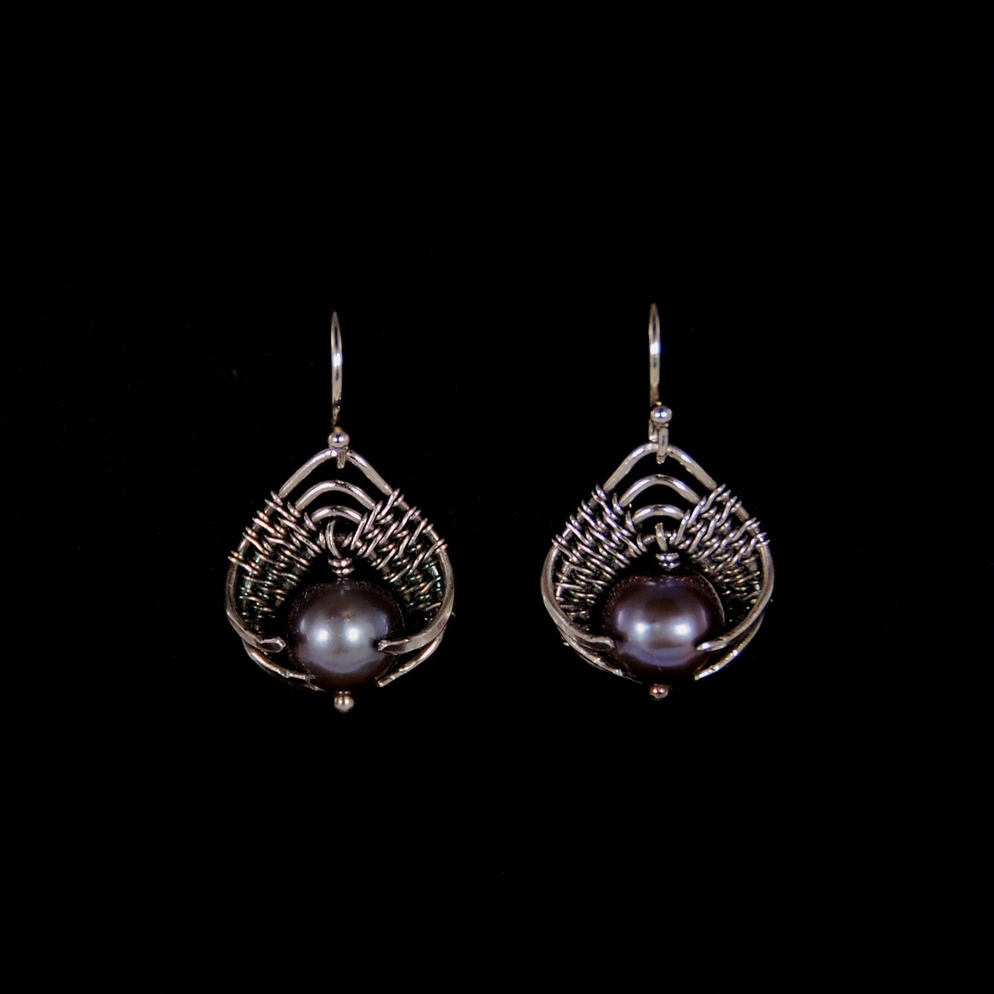 ESS18A6 - 
MYSTERIOUS MOMENTS - EARRINGS